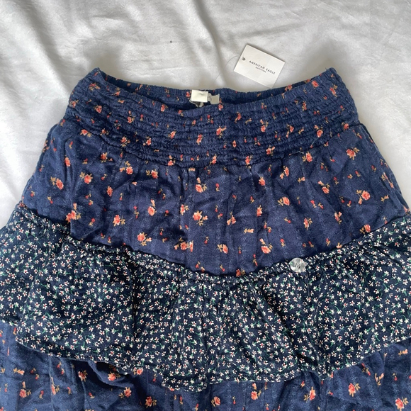 NWT Women's American Eagle Size Medium Blue Floral Tiered Mini Skirt - Picture 3 of 9